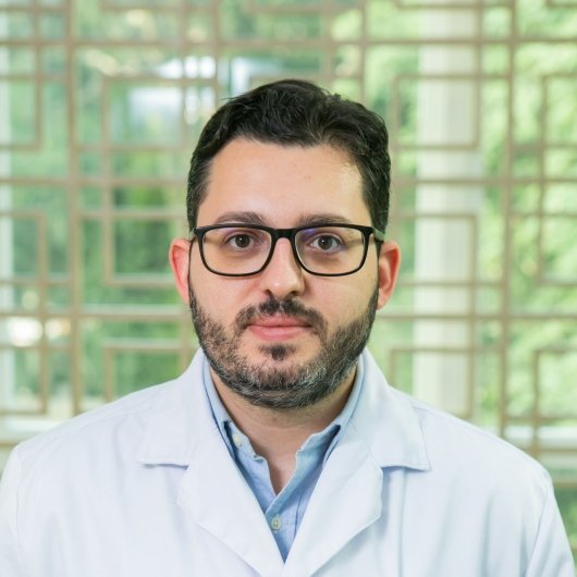 Dr. Santhiago Schneider