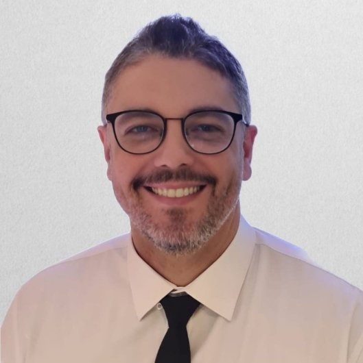 Dr. Fernando Borges