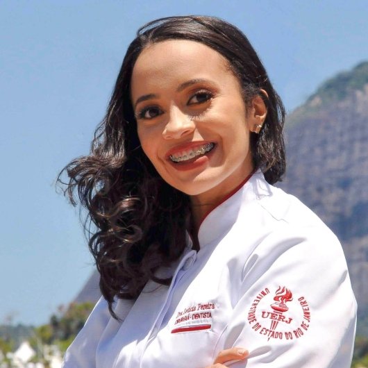 Dra. Letícia F. Pereira