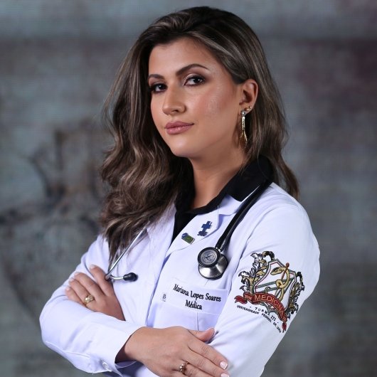 Dra. Mariana Lopes Soares
