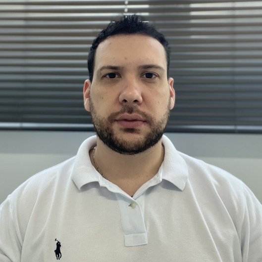 Dr. André Novello