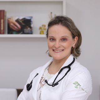 Dra. Rosmary Tatiane Arias Buse
