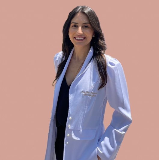 Dra. Thais Junqueira