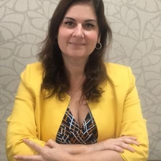 Dra. Cláudia Rabelo Vieira