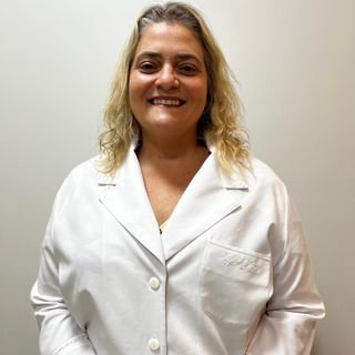 Dra. Luciana Lins Brotto Guimaraes