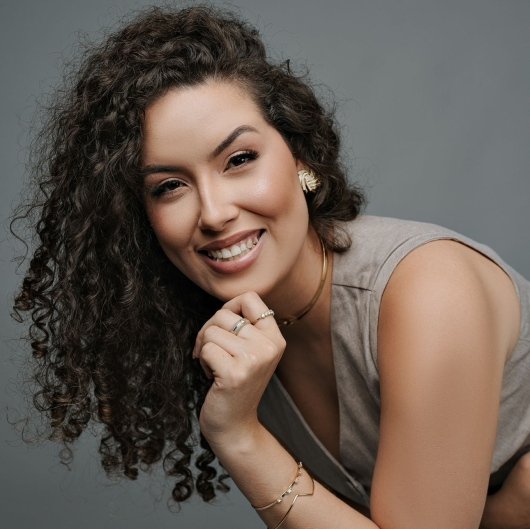 Dra. Laura Vitória Viana Caixeta