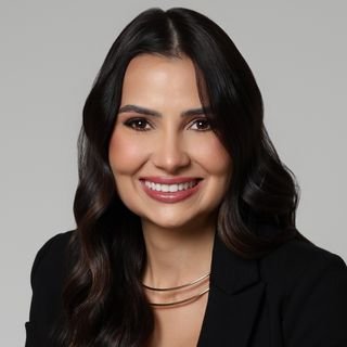 Dra. Bruna Menezes Perazzoni