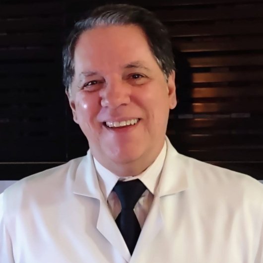 Dr. Humberto Ramos Carneiro