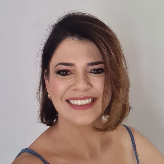 Aline Leone