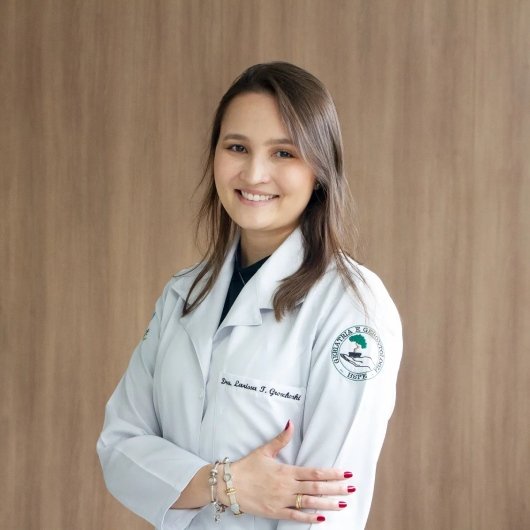 Dra. Larissa Takahashi Groschoski
