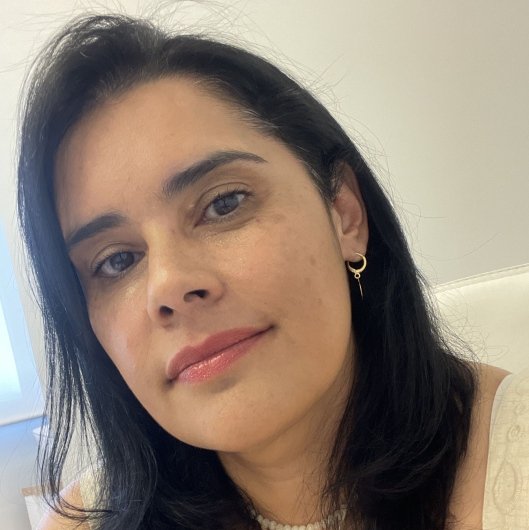 Prof. Elaine Souza