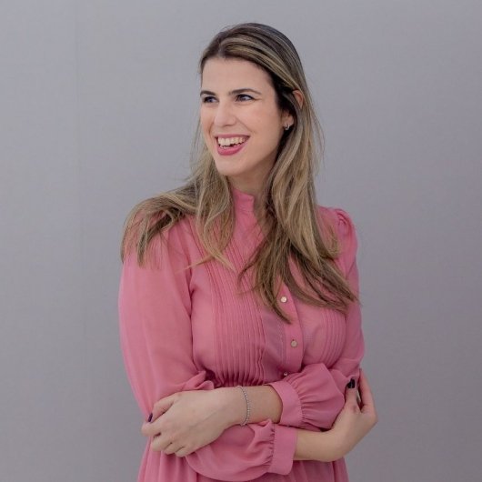 Dra. Júlia Gaspar Salomão