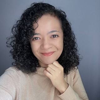 Dra. Janaina Santos Mendes