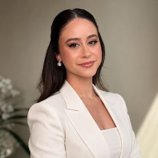 Dra. Larissa Rezende