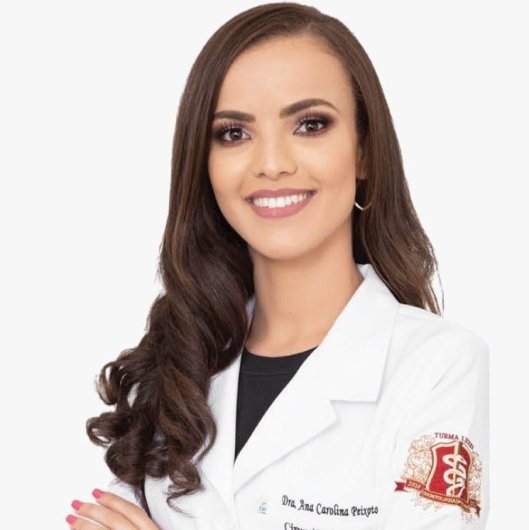 Dra. Ana Carolina Nunes Peixoto