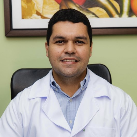 Dr. Márcio Tadeu Raulino