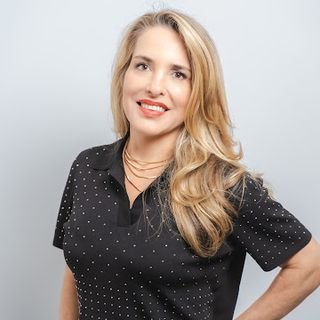 Dra. Denise Piccioli Neves