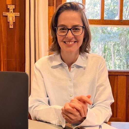 Dra. Ludmila Oliveira Telles
