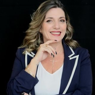 Dra. Alessandra Lourenço