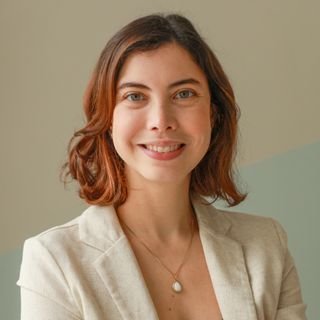 Dra. Júlia Maia