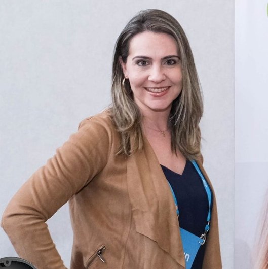 Dra. Aline C S Ferreira