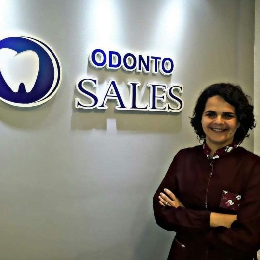 Dra. Katiane Sales