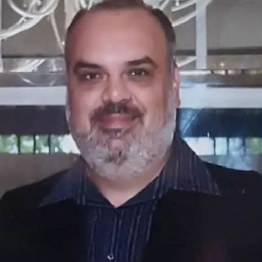 Dr. Raul Araujo