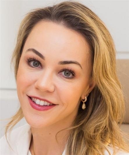 Dra. Nadine Vandresen Cruvinel