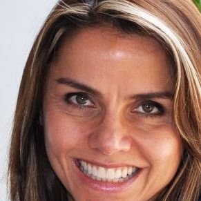 Prof. Vania Oliveira de Carvalho