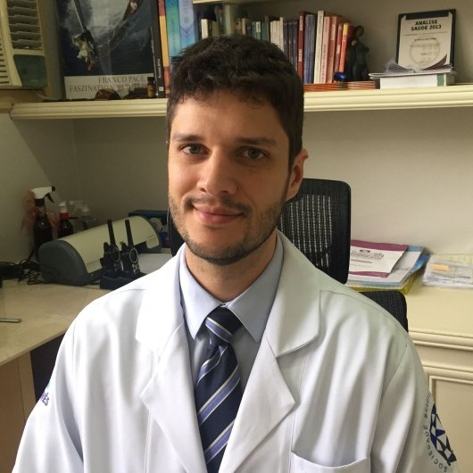 Dr. Lucas Budel