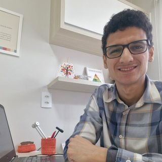 Dr. Lucas Barbosa Napolitano de Moraes