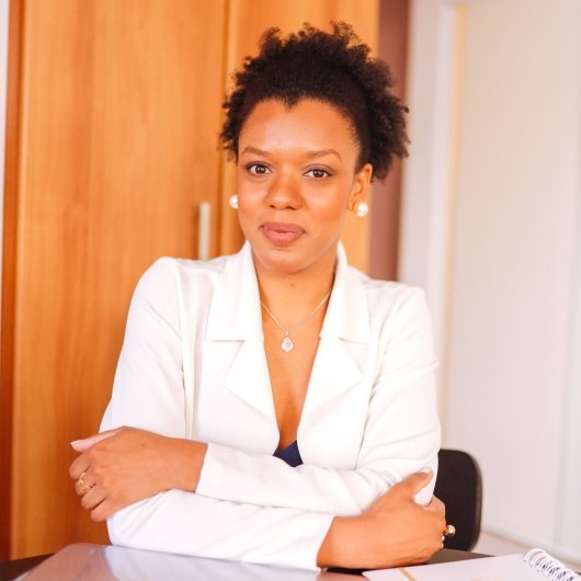 Dra. Estela Carvalho