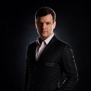 Dr. DANIEL COUTINHO