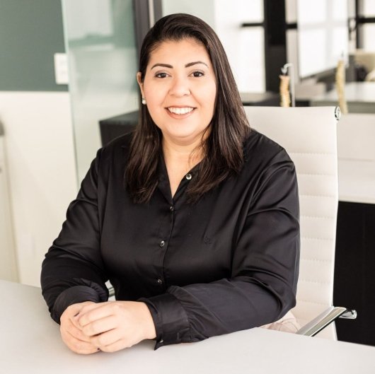 Dra. Ariane Isaias Veiga de Castro
