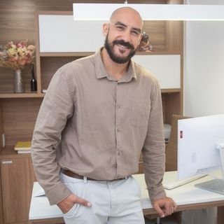 Dr. Raphael Miranda