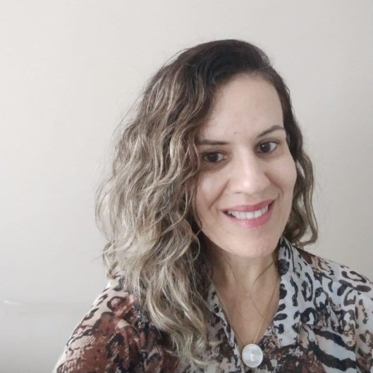 Dra. Fabíola Guedes