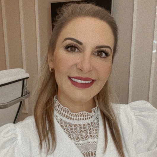 Dra. Dayana Tomio