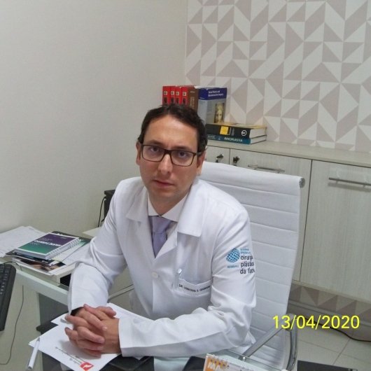 Dr. Vinicius Gignon