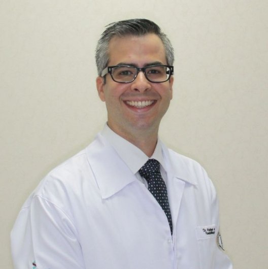 Dr. Rafael Mansano de Castro Lara
