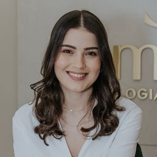 Dra. Amanda Simoes