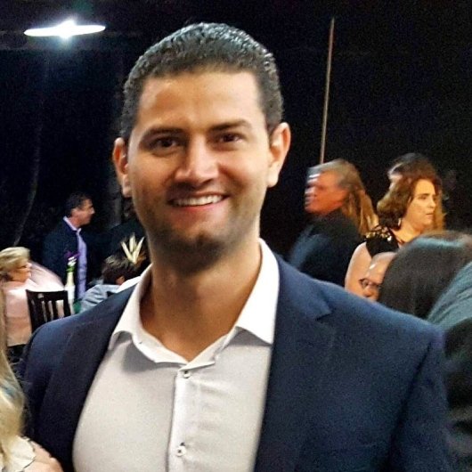 Dr. Álvaro Vaz