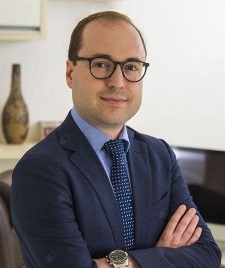Dr. Flávio Ordones