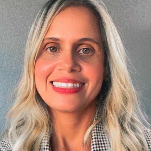 Dra. Shirlley Oliveira