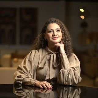 Dra. Cristiane Duarte Rebelo .
