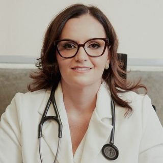 Dra. Adriane Betini