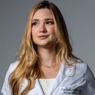 Dra. Isabela Miquilini