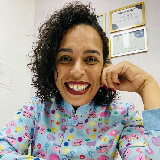 Dra. Samires Araujo