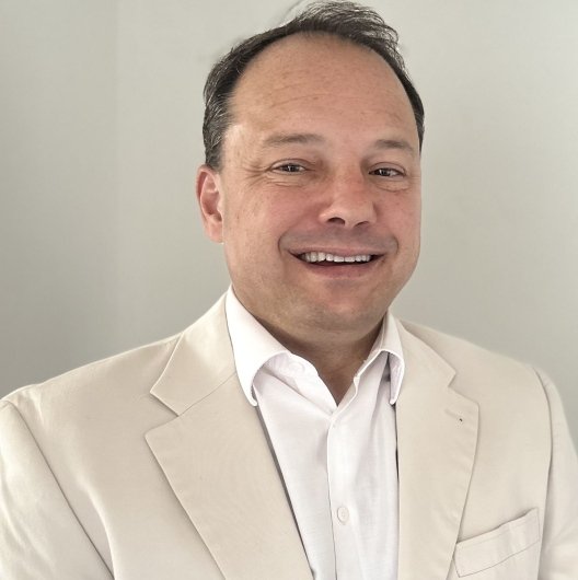 Dr. Gustavo Paz Esteves Ferreira Fonseca