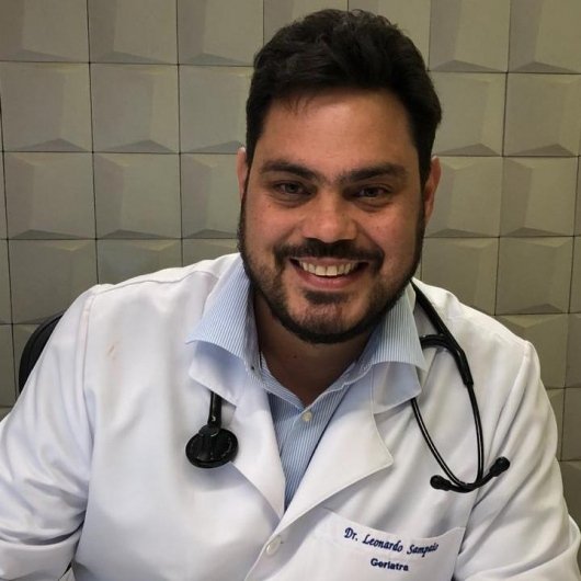 Dr. Leonardo Mesquita Sampaio