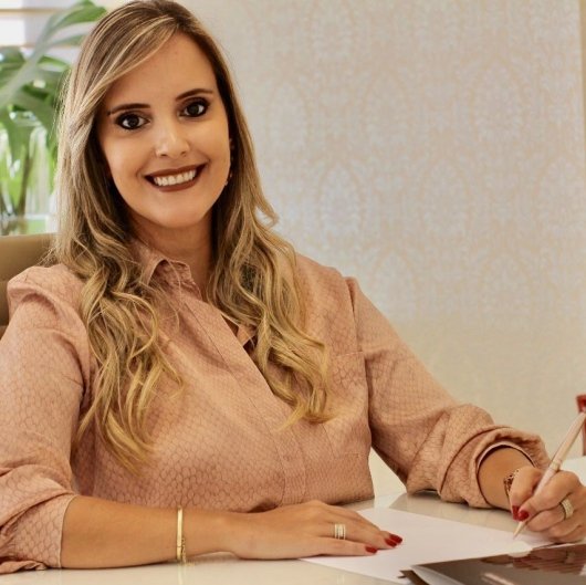 Dra. Larissa Martins Ferreira
